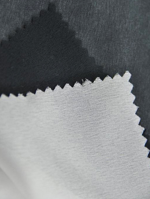 La tela de entretela fusible es un textil que se utiliza entre la tela de la cubierta de la prenda.